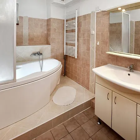 אתר נופש Borova Sihot Atc And