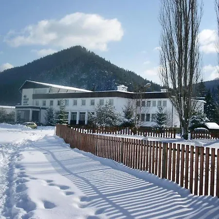 אתר נופש Borova Sihot Atc And 2*